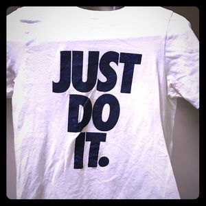 Youth boys Nike tee shirt EUC